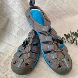 KEEN Newport Waterproof Sandals (Size 8) NWOT